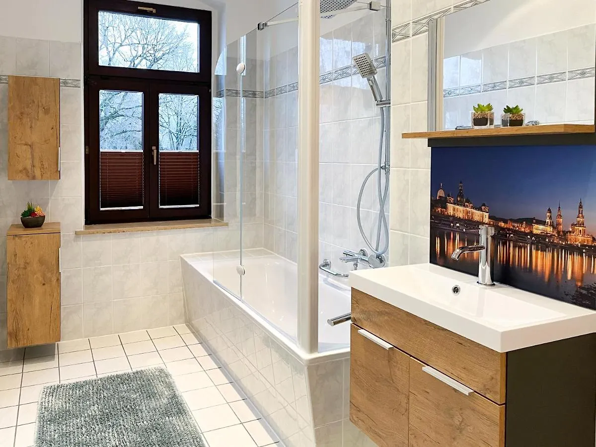 Neu: Wohnperle*Feder Apartment Dresden